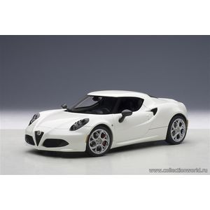 масштабные модели автомобиля ALFA ROMEO 4C 2013 (WHITE) (COMPOSITE MODEL/3 OPENINGS) 1 18