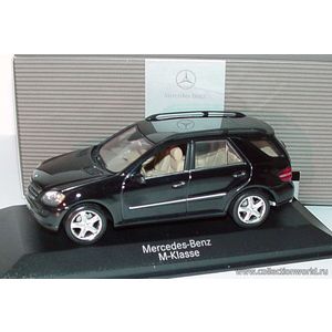 масштабные модели автомобиля MERCEDES BENZ M-CLASS ML 2005 1 43