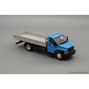 масштабные модели грузовика ГАЗон C41R33 бортовой, голубой / серый 1 43