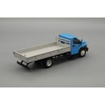 масштабная модель ГАЗон C41R33 бортовой, голубой / серый 1 43