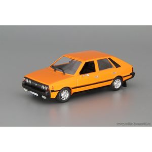 масштабные модели автомобиля FSO Polonez 1 43