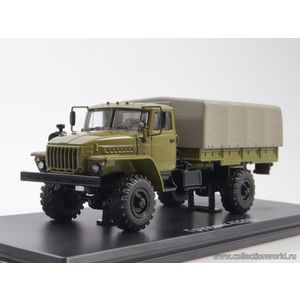масштабные модели военной техники Уральский грузовик 43206 1 43