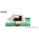 масштабная модель FORD F-100 Пикап с Фигуркой Медведя 1975 1 18