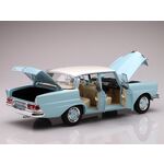 масштабная модель Mercedes-Benz 220S 1965 W111 1 18