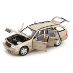 масштабная модель Mercedes-Benz C-Class T-Model S202(W202) 1997 1 18