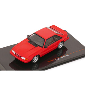 масштабные модели автомобиля Ford Mustang SVT Cobra 1992 1 43