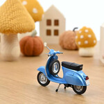 масштабная модель мотороллер VESPA 125 Primavera 1968 1 18