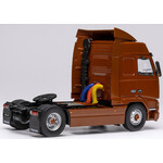 масштабная модель Volvo FH12 1994 седельный тягач, коричневый металлик 1 43