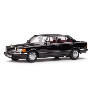 масштабные модели автомобиля Mercedes-Benz 560 SEL (W126) 1991 1 18