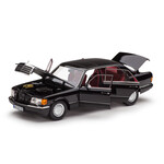 масштабная модель Mercedes-Benz 560 SEL (W126) 1991 1 18
