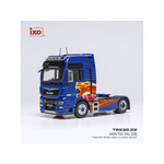 масштабная модель MAN TGX XXL D38 2020 седельный тягач, синий с графикой 1 43