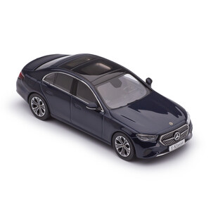 масштабные модели автомобиля Mercedes-Benz E-класс 2024 (W214) темно-синий 1 43