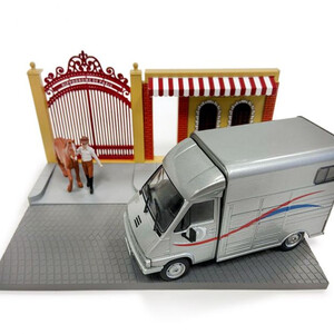 масштабные модели автомобиля Renault Master Van авто-диорама Коневод с фигуркой 1 43