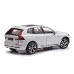 масштабная модель Volvo XC60 Recharge 2017 белый 1 18