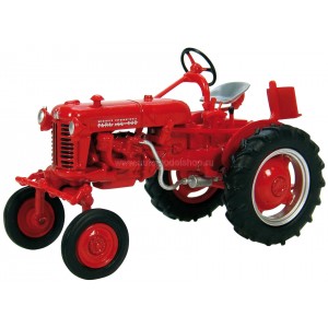 масштабные модели специальной техники McCormick International Farmall Club - 1956 1 43